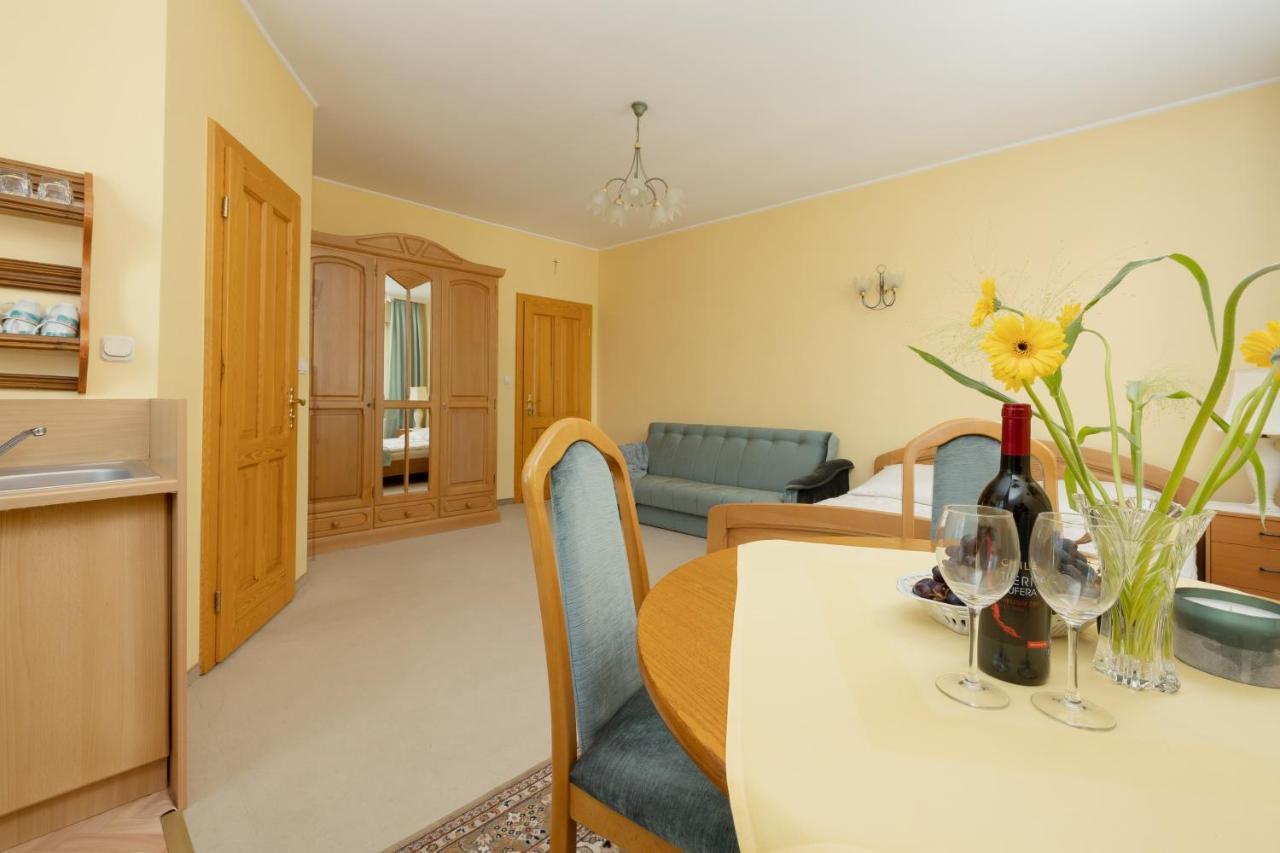 Pod Lwem Appartement Pobierowo Buitenkant foto