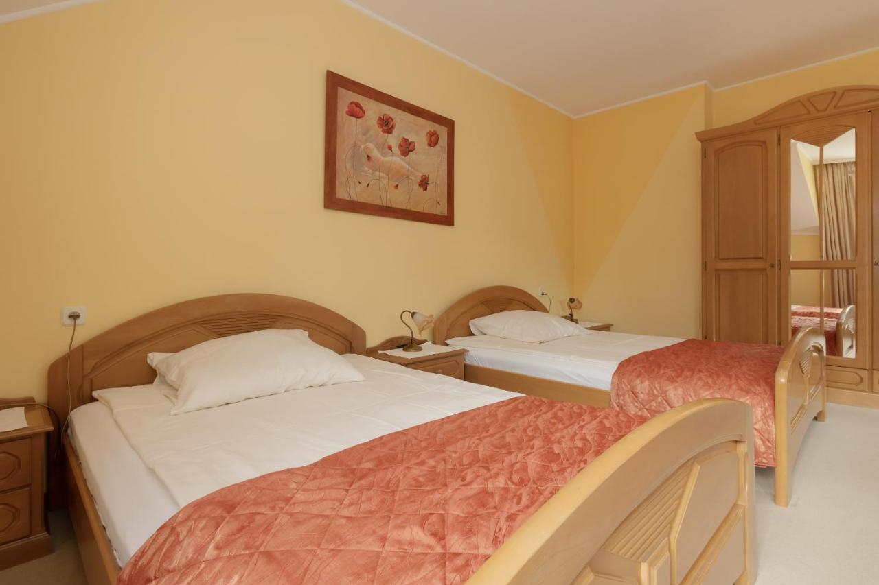 Pod Lwem Appartement Pobierowo Buitenkant foto