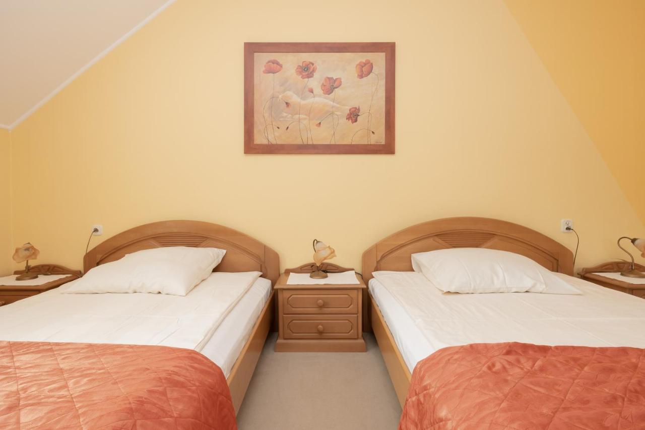 Pod Lwem Appartement Pobierowo Buitenkant foto